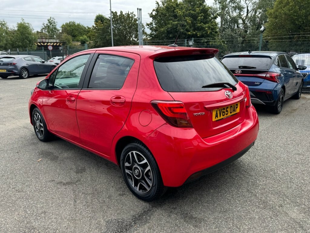 Toyota Yaris 1.3L Sport Red #3