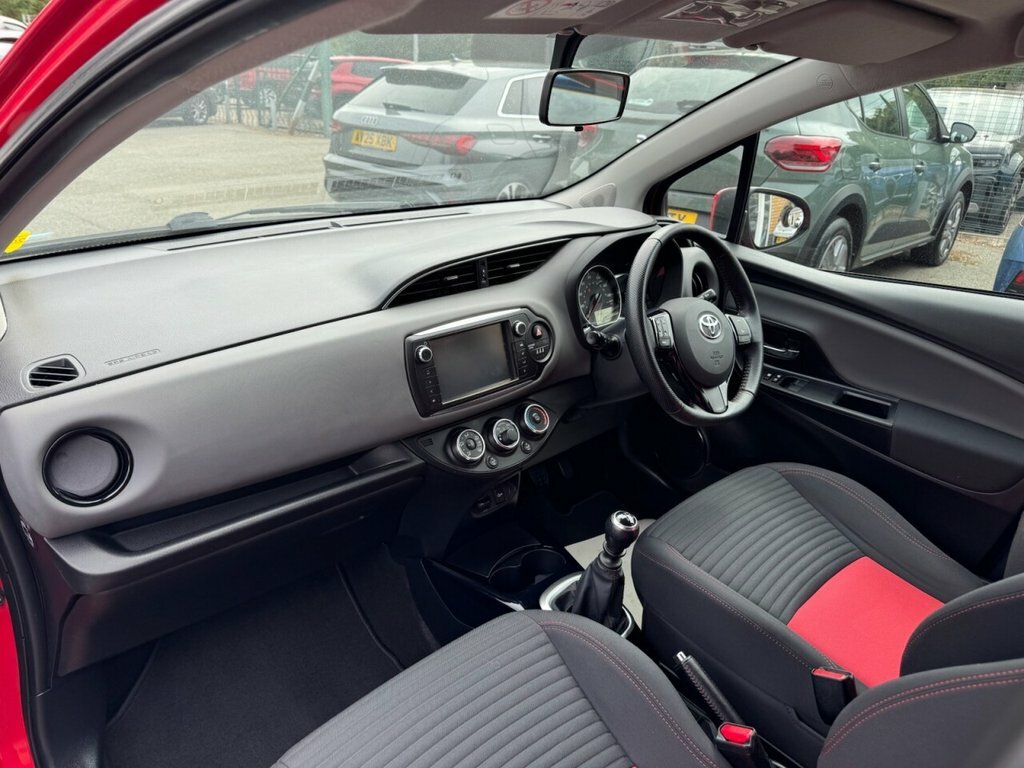 Toyota Yaris 1.3L Sport Red #4