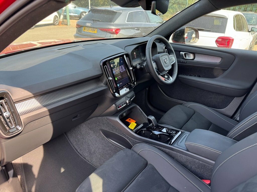 Volvo XC40 2L Plus Dark VO74KFA Red #4