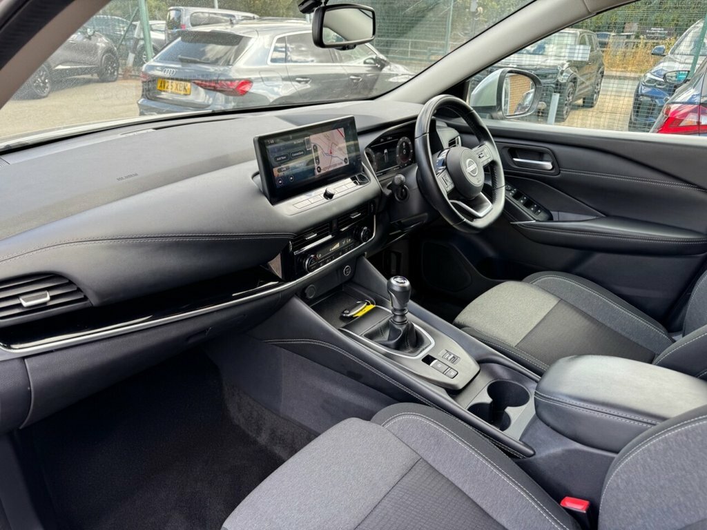 Nissan Qashqai 1.3L N-connecta Silver #4