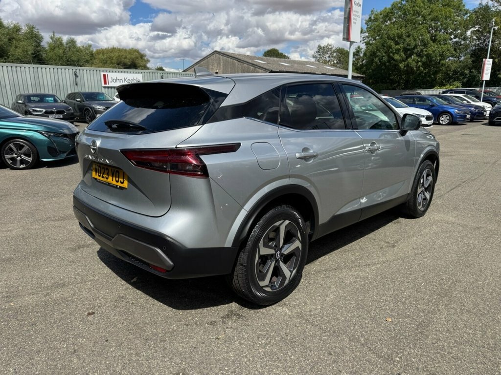 Nissan Qashqai 1.3L N-connecta Silver #2