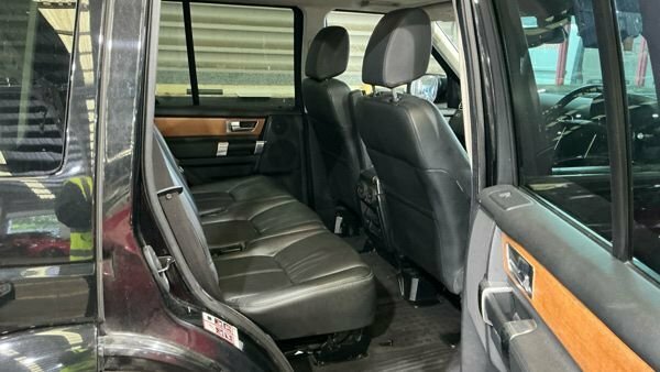 Land Rover Discovery 4 Mpv Black #8