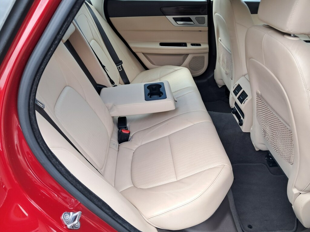 Jaguar XF 2.0D 180 Prestige Red #6