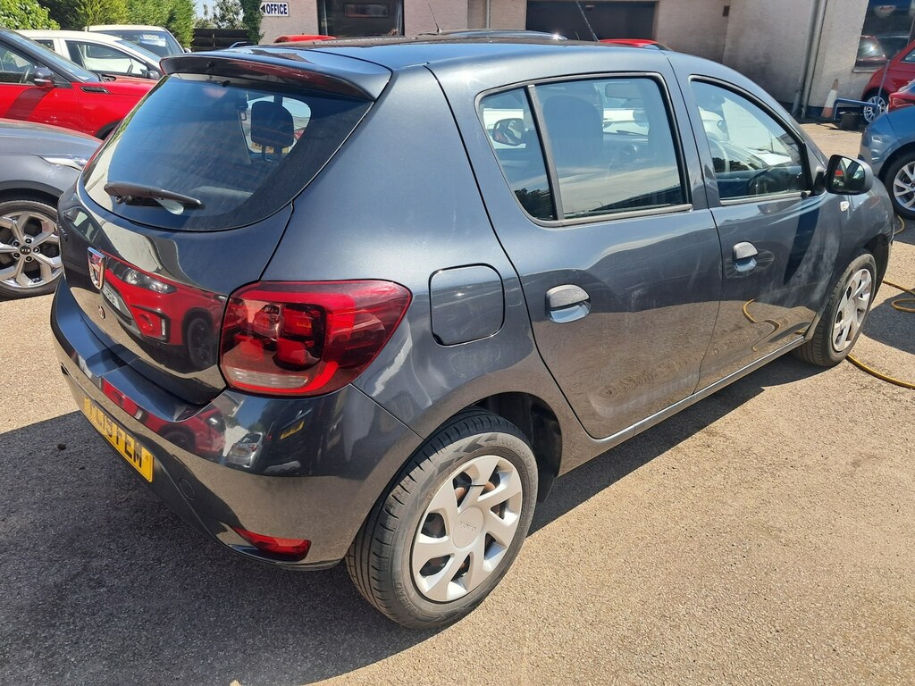 Dacia Sandero 1.0 Sce Essential Grey #3