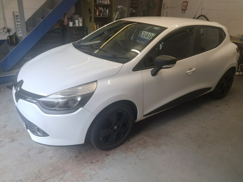 Renault Clio 1.2 16V Play White