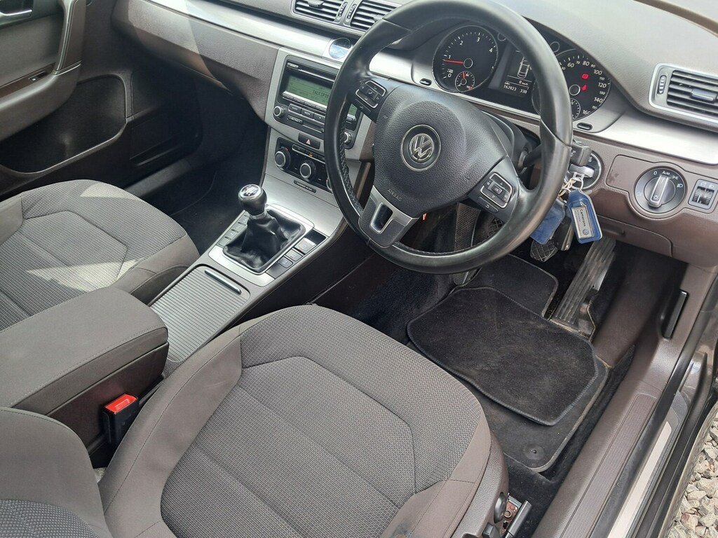 Volkswagen Passat 2.0 Se Tdi Bluemotion Technology 139 Bhp Grey #9