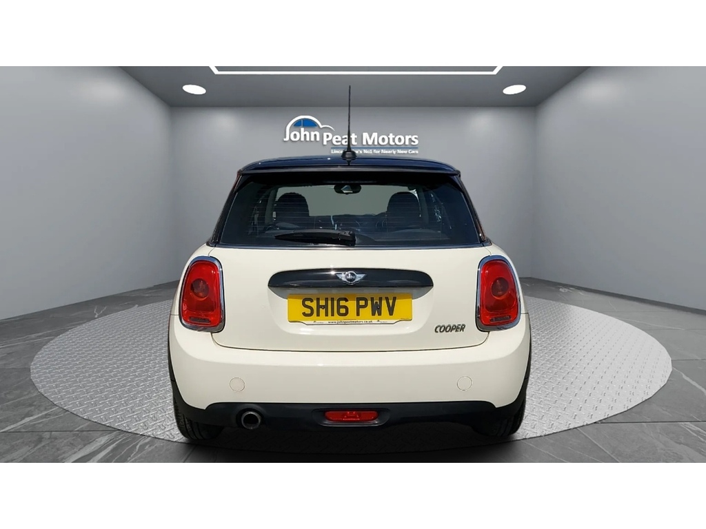 Mini Hatch Cooper White #6
