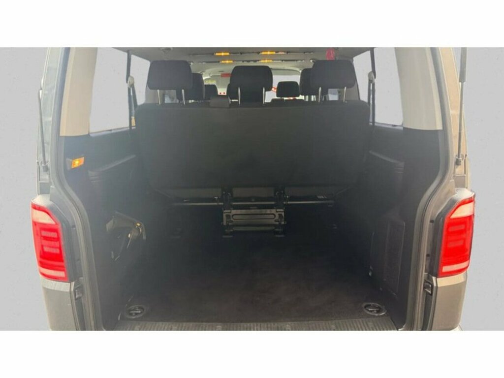 Volkswagen Transporter Shuttle Shuttle T6 Tdi 150 7 Speed Dsg 9 Seat Shuttle Green #9