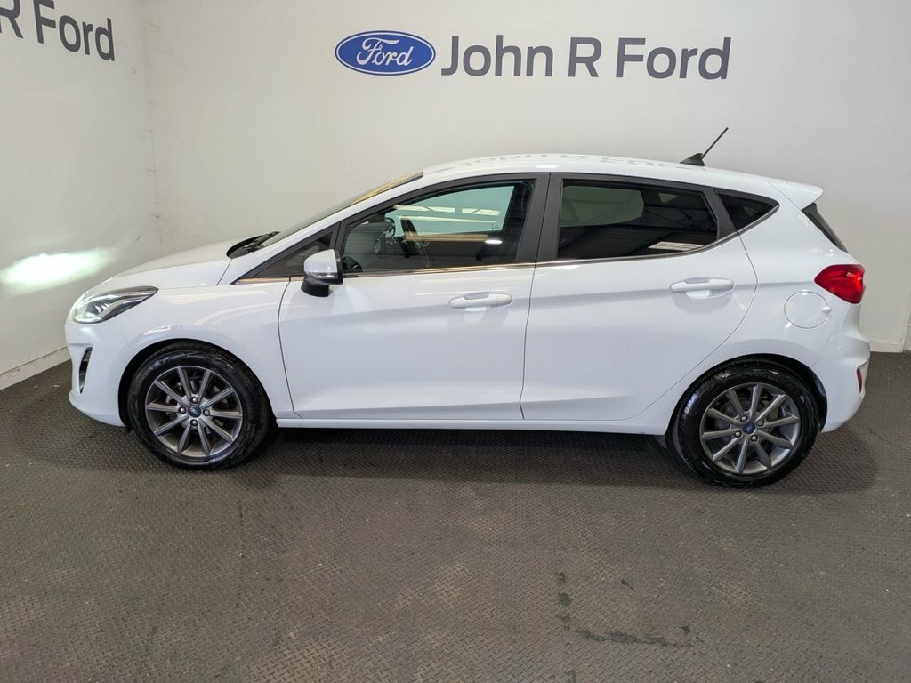 Ford Fiesta 1.1 75 Trend Black #3