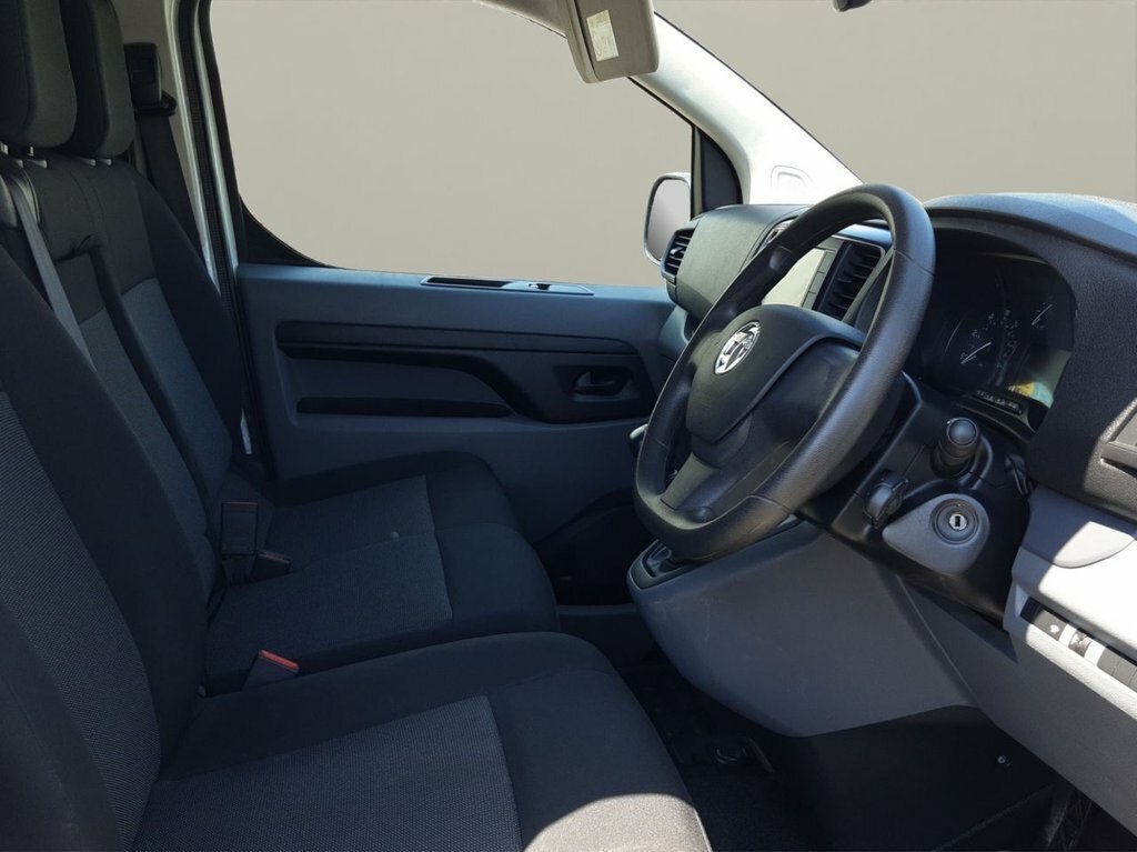 Vauxhall Vivaro 1.5L Sportive 6Dr DV72WUK White #3
