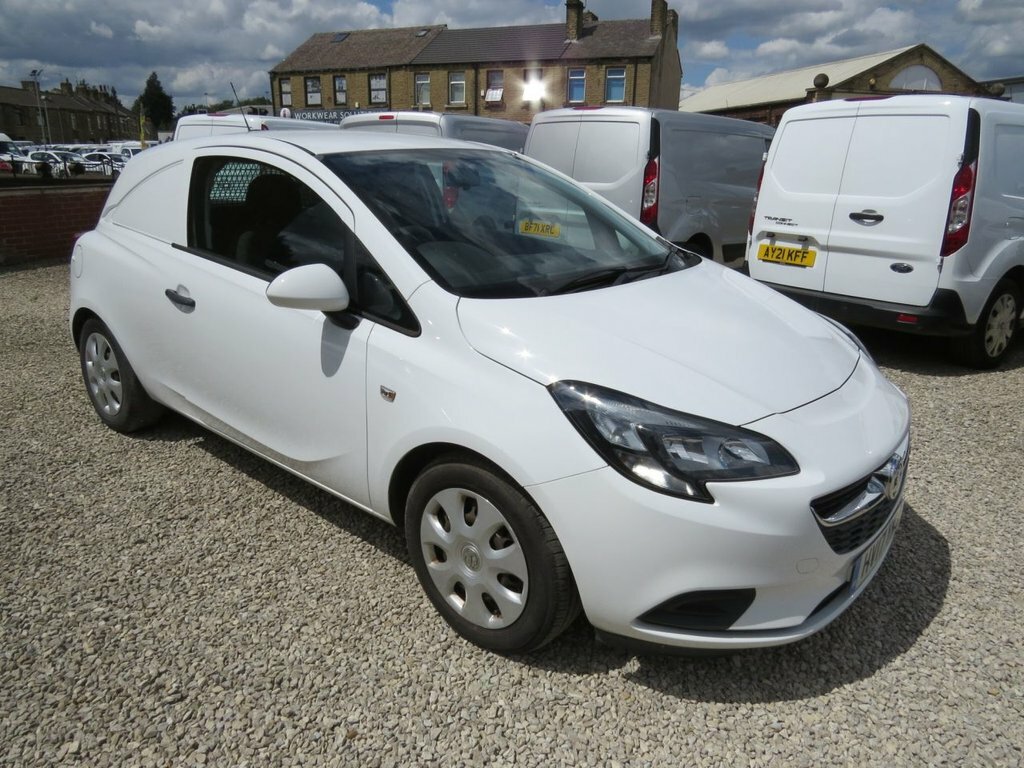 Vauxhall Corsa Mpv HV17YKJ White