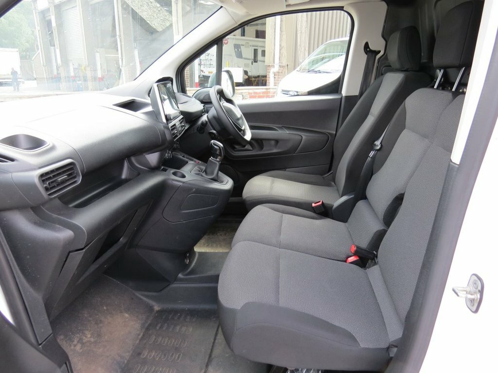 Peugeot Partner 1.5L Professional White #5