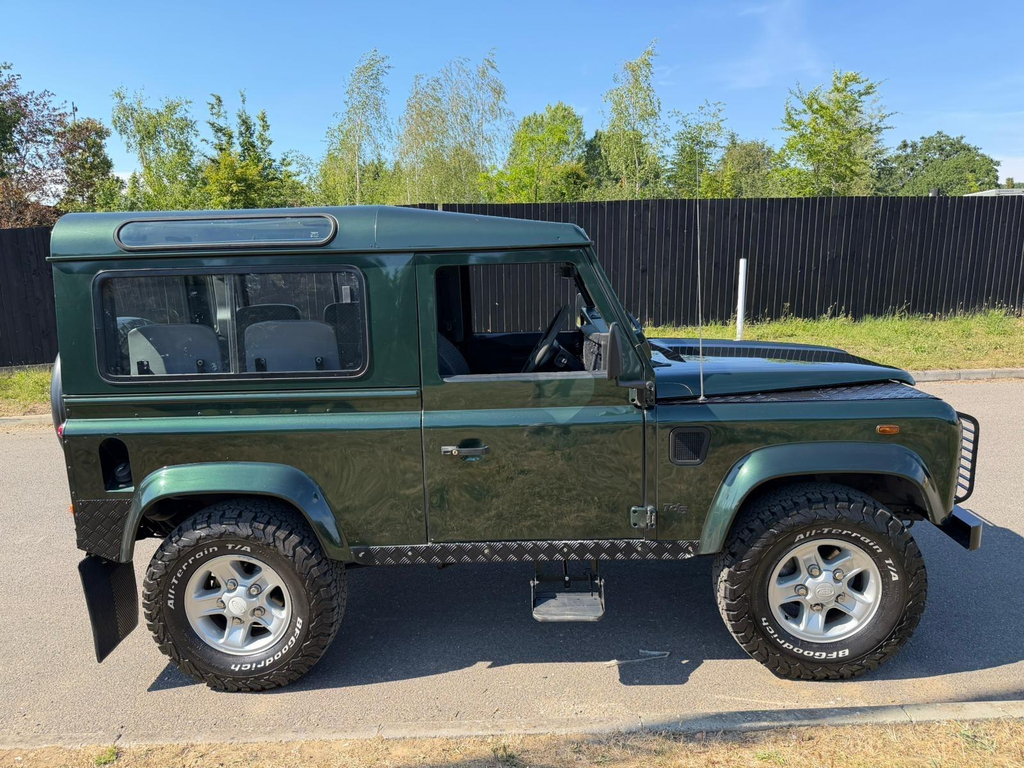 Land Rover Defender 90 Suv Green #6
