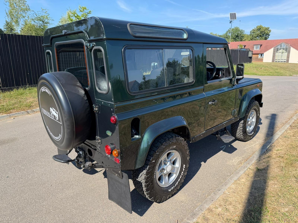 Land Rover Defender 90 Suv Green #5