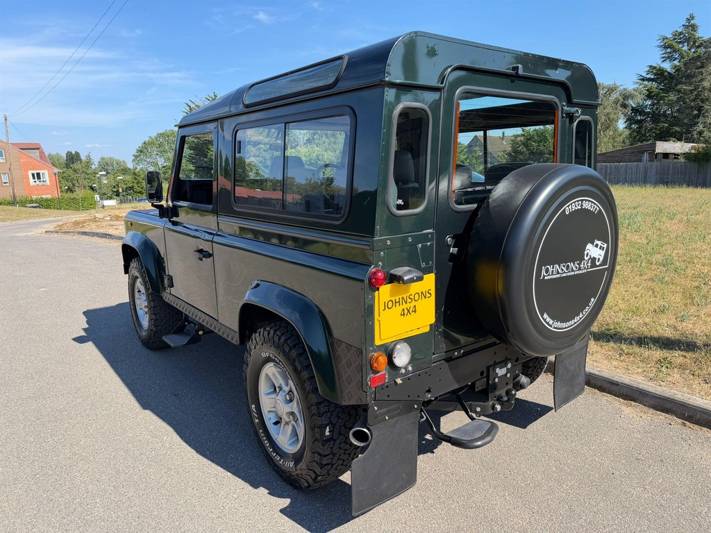 Land Rover Defender 90 Suv Green #4