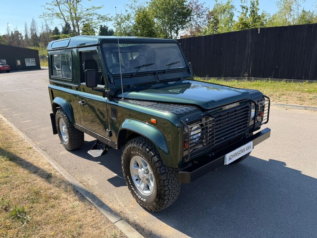 Land Rover Defender 90 Suv Green #2