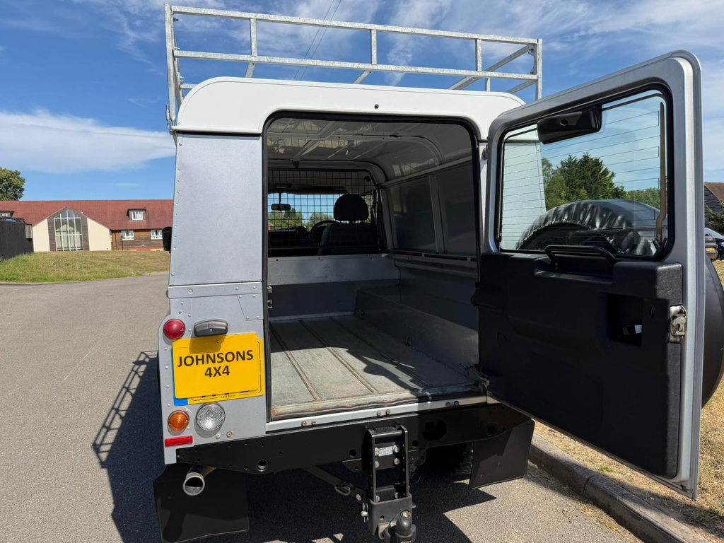Land Rover Defender 110 110 2.2 Tdci Xs Utility Wagon 4W Green #19
