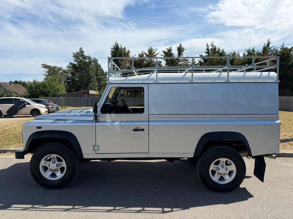 Land Rover Defender 110 Suv Silver #2