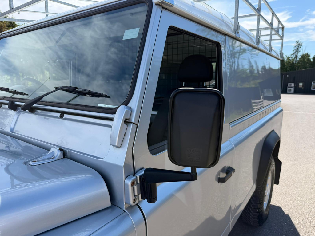 Land Rover Defender 110 110 2.2 Tdci Xs Utility Wagon 4W Green #25