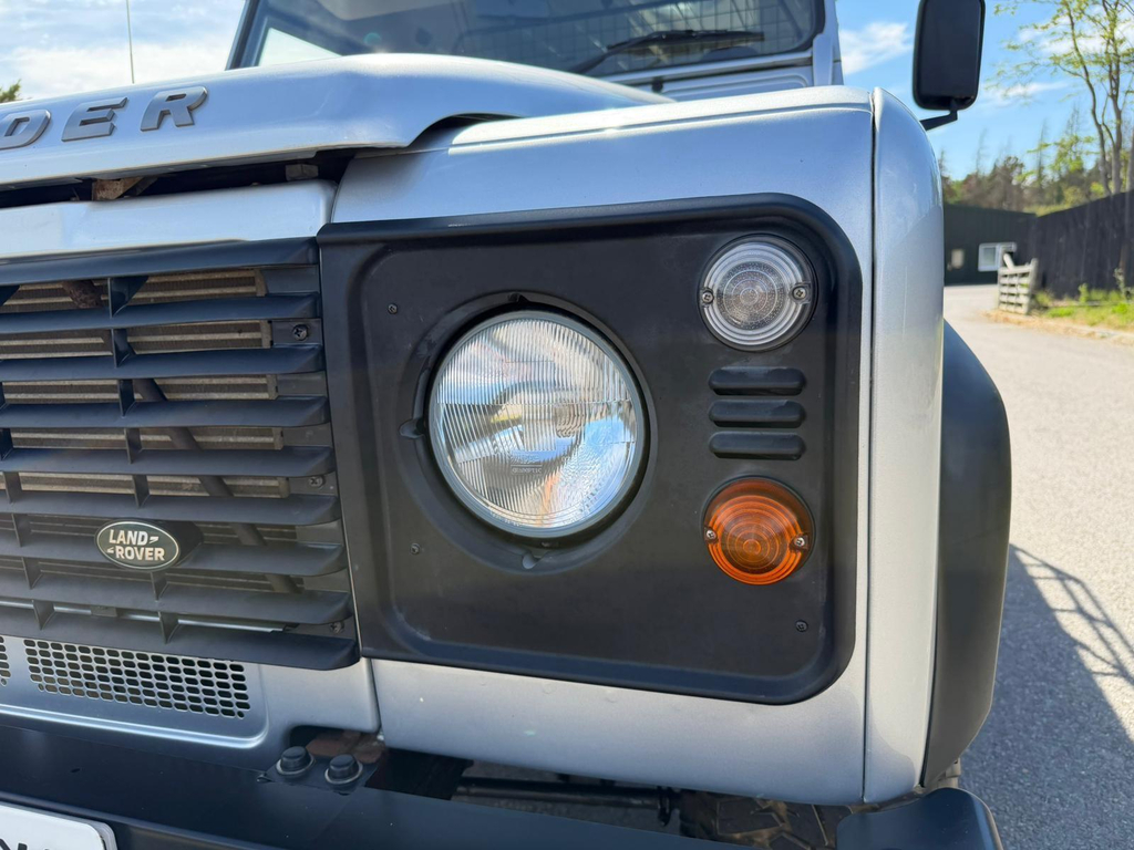 Land Rover Defender 110 110 2.2 Tdci Xs Utility Wagon 4W Green #35