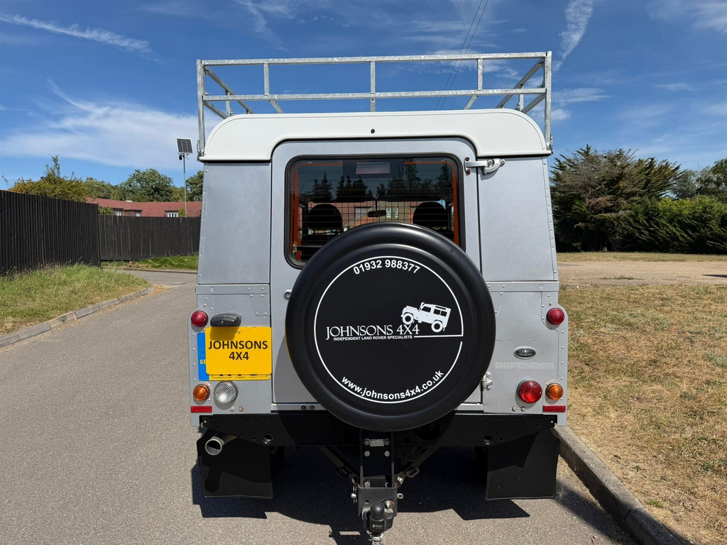 Land Rover Defender 110 Suv Silver #5