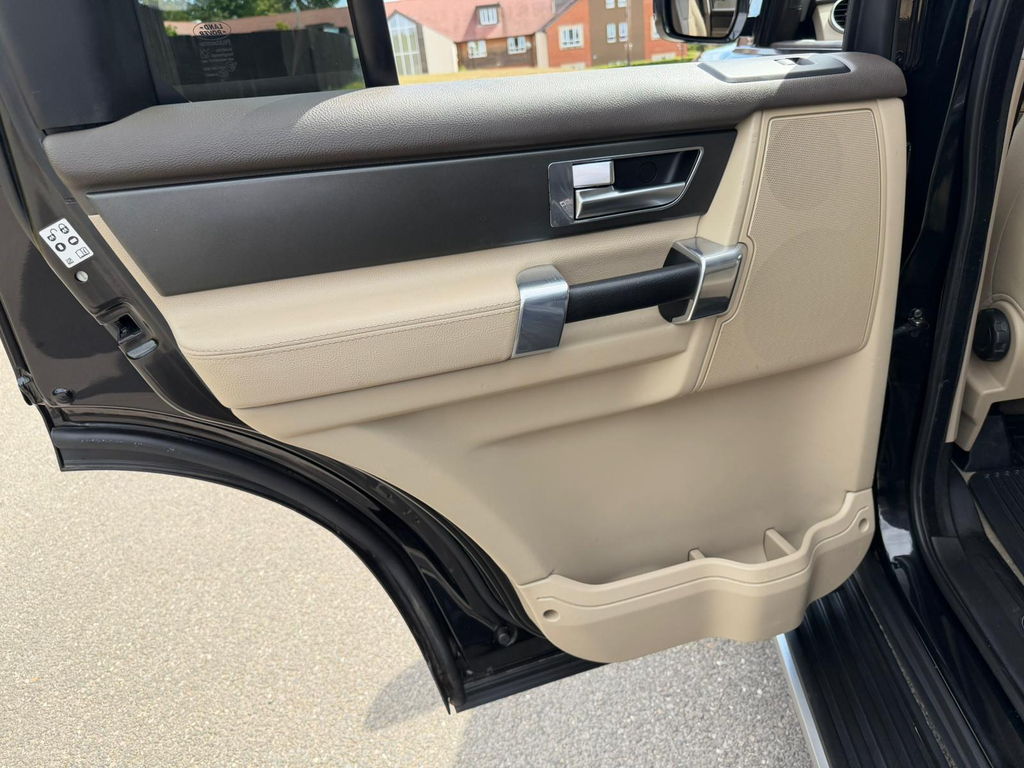 Land Rover Discovery Estate 2.0 Td4 Hse Sport Black 7 Seater White #26