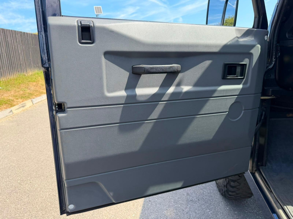 Land Rover Defender 90 Suv Green #22