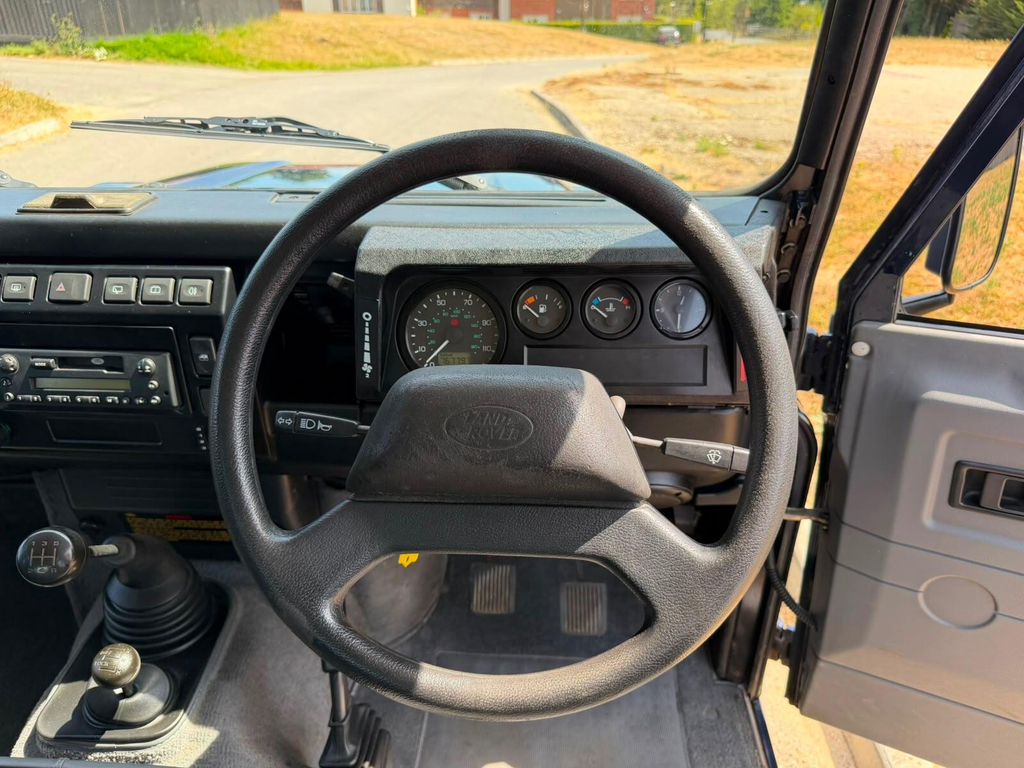 Land Rover Defender 90 Suv Green #31