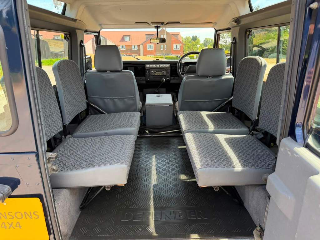 Land Rover Defender 90 Suv Green #17