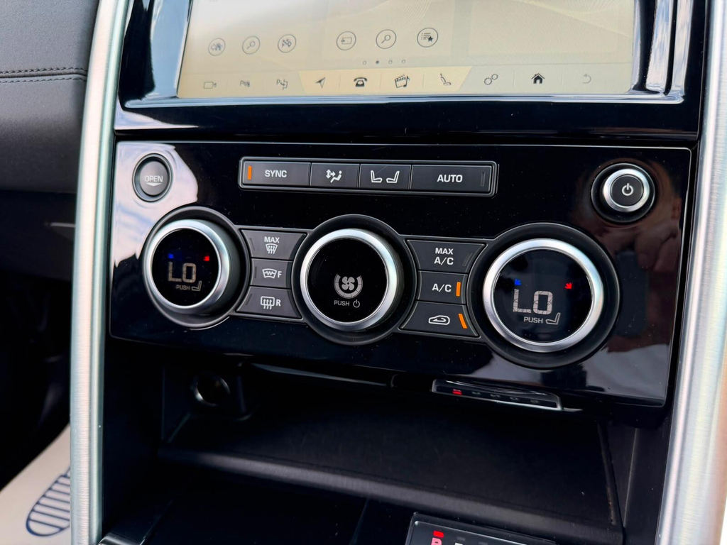 Land Rover Discovery Sdv6 Hse Black #20