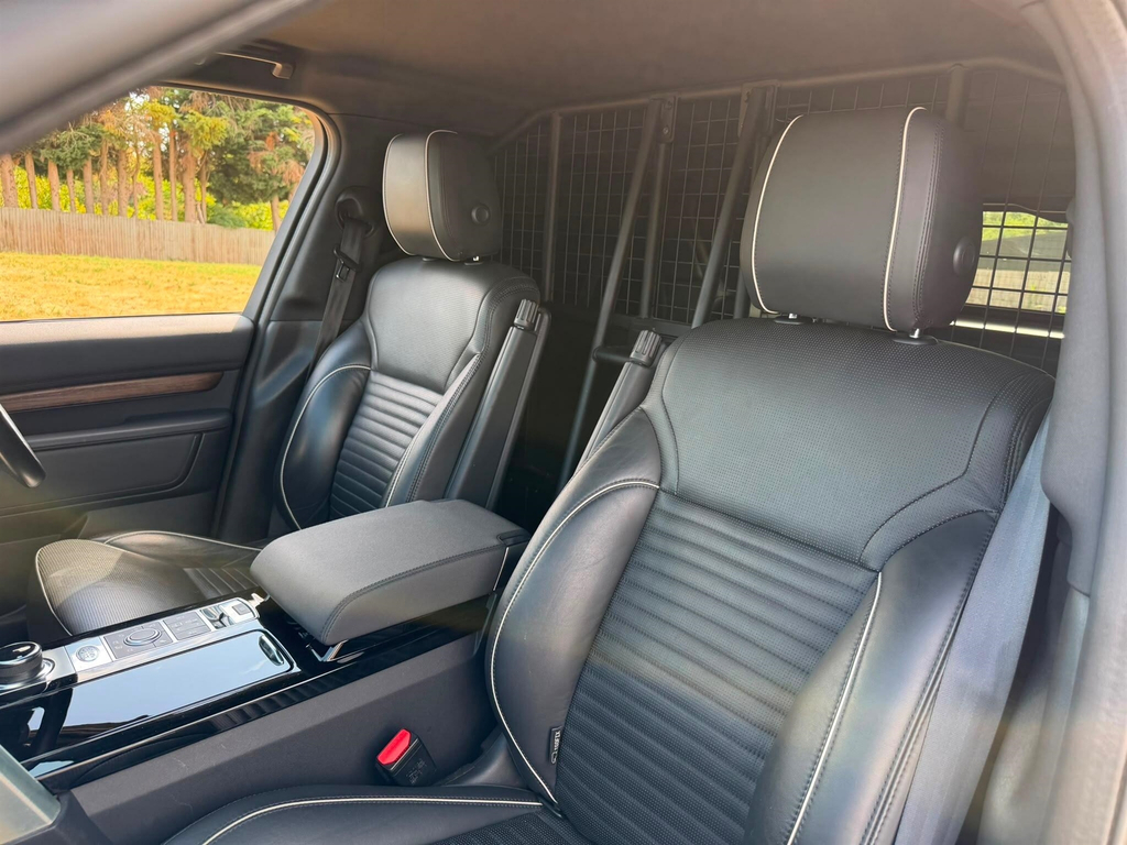 Land Rover Discovery Sdv6 Hse Black #34