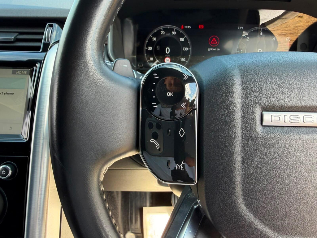 Land Rover Discovery Sdv6 Hse Black #28