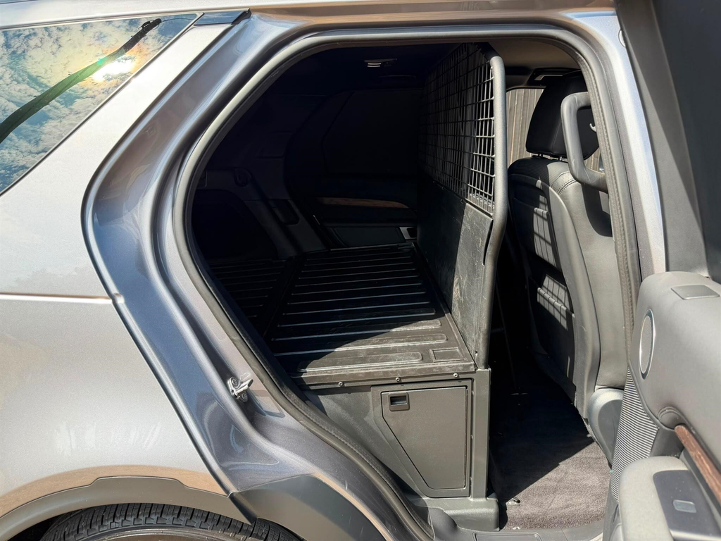 Land Rover Discovery Sdv6 Hse Black #60