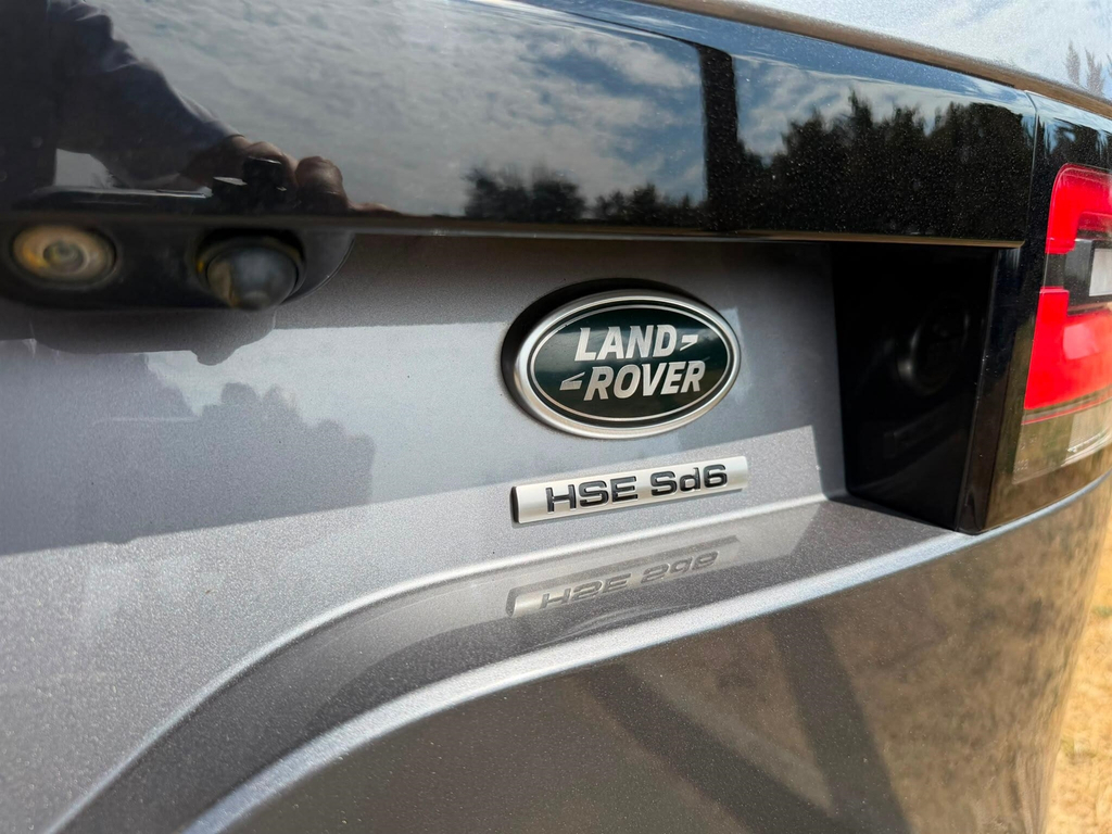 Land Rover Discovery Sdv6 Hse Black #56