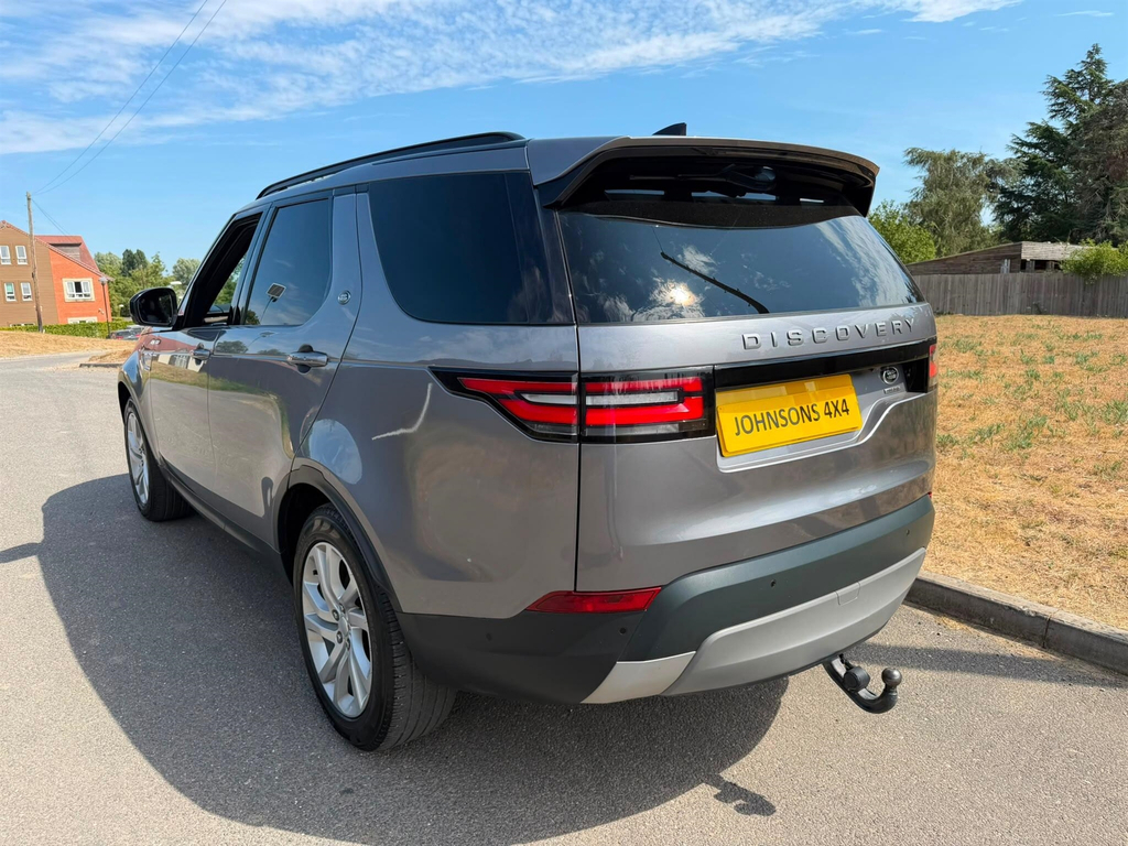 Land Rover Discovery Sdv6 Hse Black #8