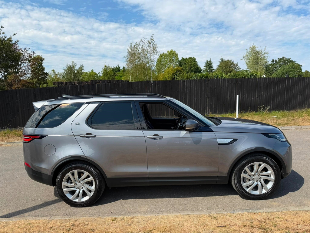 Land Rover Discovery Sdv6 Hse Black #13