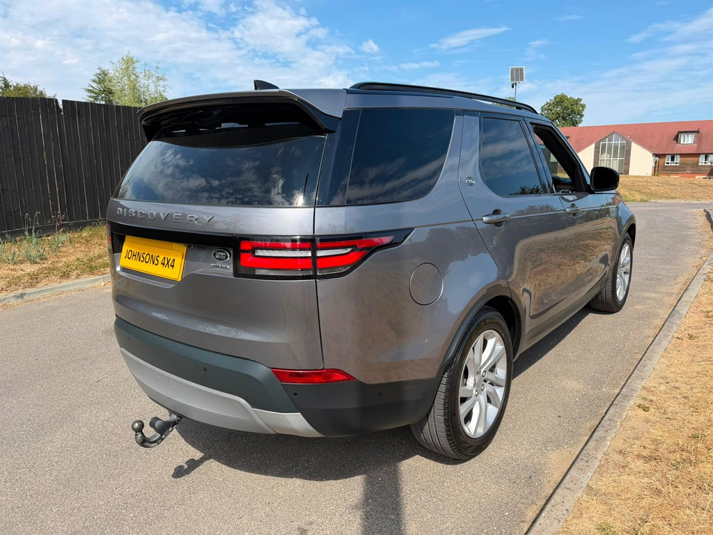 Land Rover Discovery Sdv6 Hse Black #14