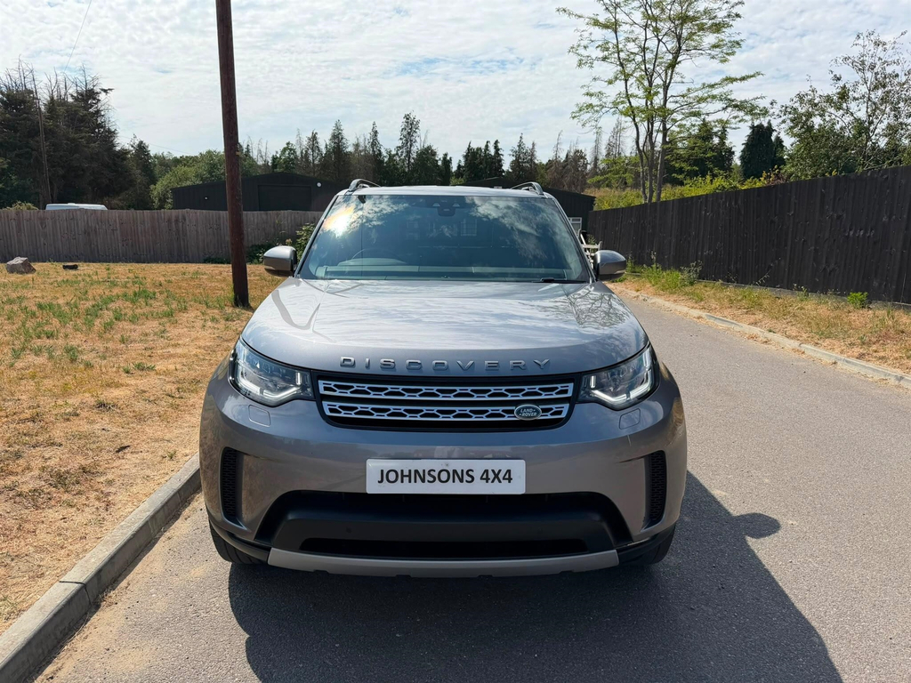Land Rover Discovery Sdv6 Hse Black #3