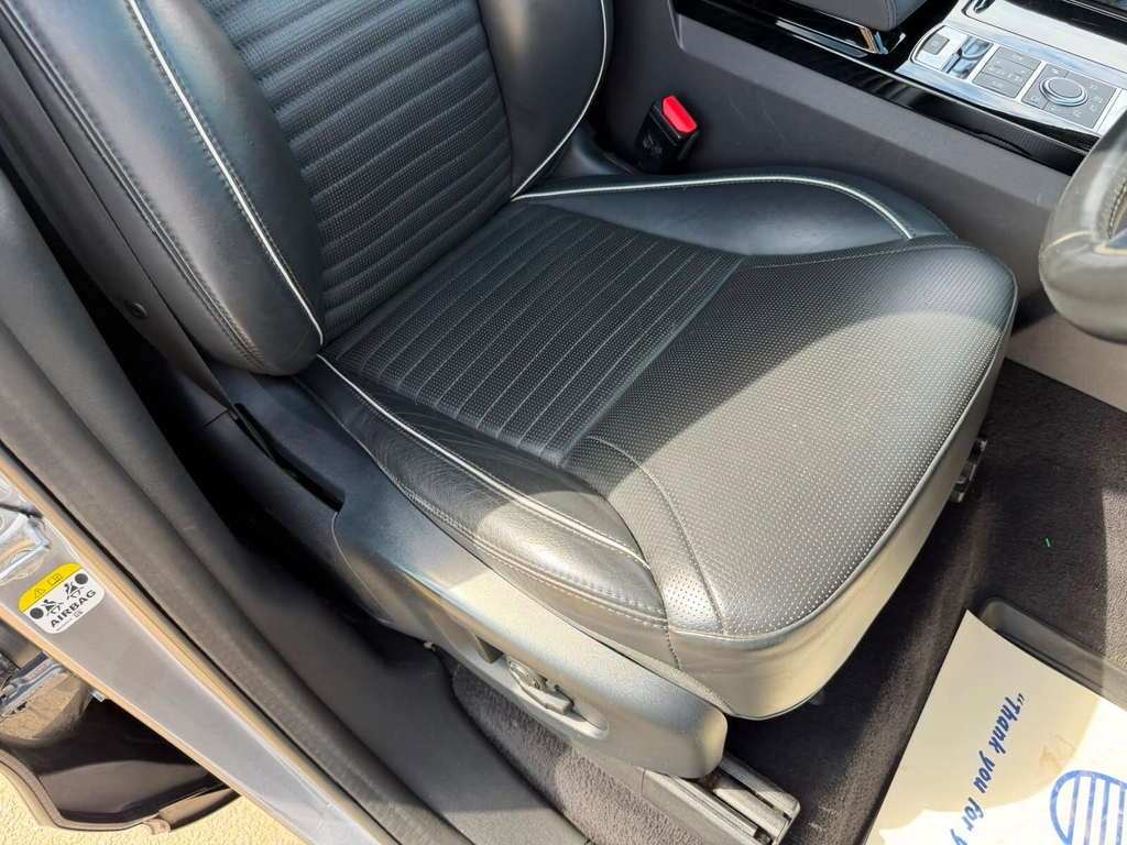 Land Rover Discovery Sdv6 Hse Black #66