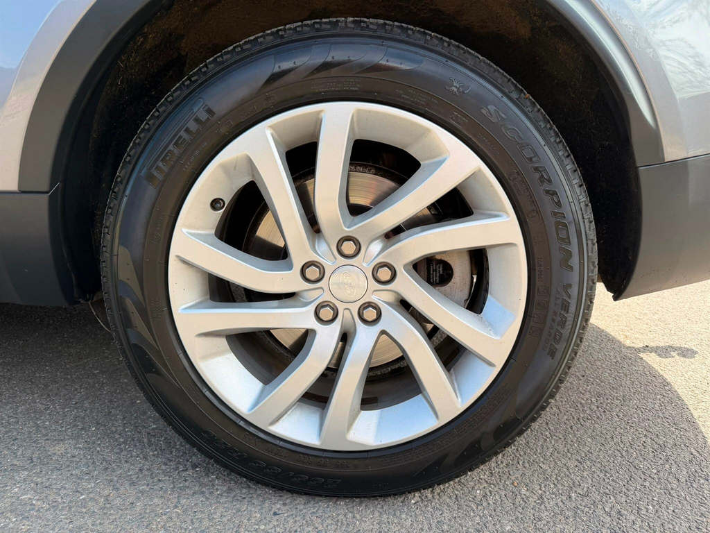 Land Rover Discovery Sdv6 Hse Black #24