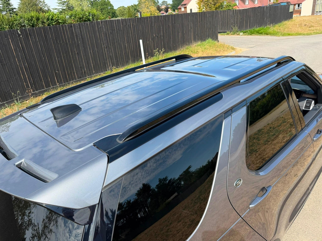 Land Rover Discovery Sdv6 Hse Black #51