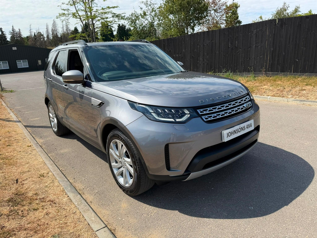 Land Rover Discovery Sdv6 Hse Black #2