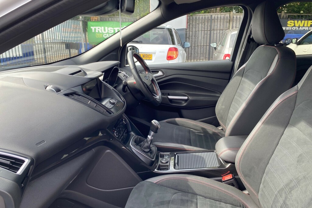 Ford Kuga 1.5 Tdci St-line 2Wd YG19CTW White #6