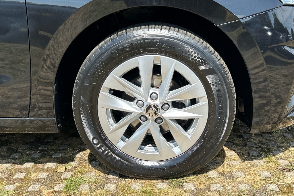 Skoda Fabia 1.0 Tsi Se Comfort GF23ZKY Black #5