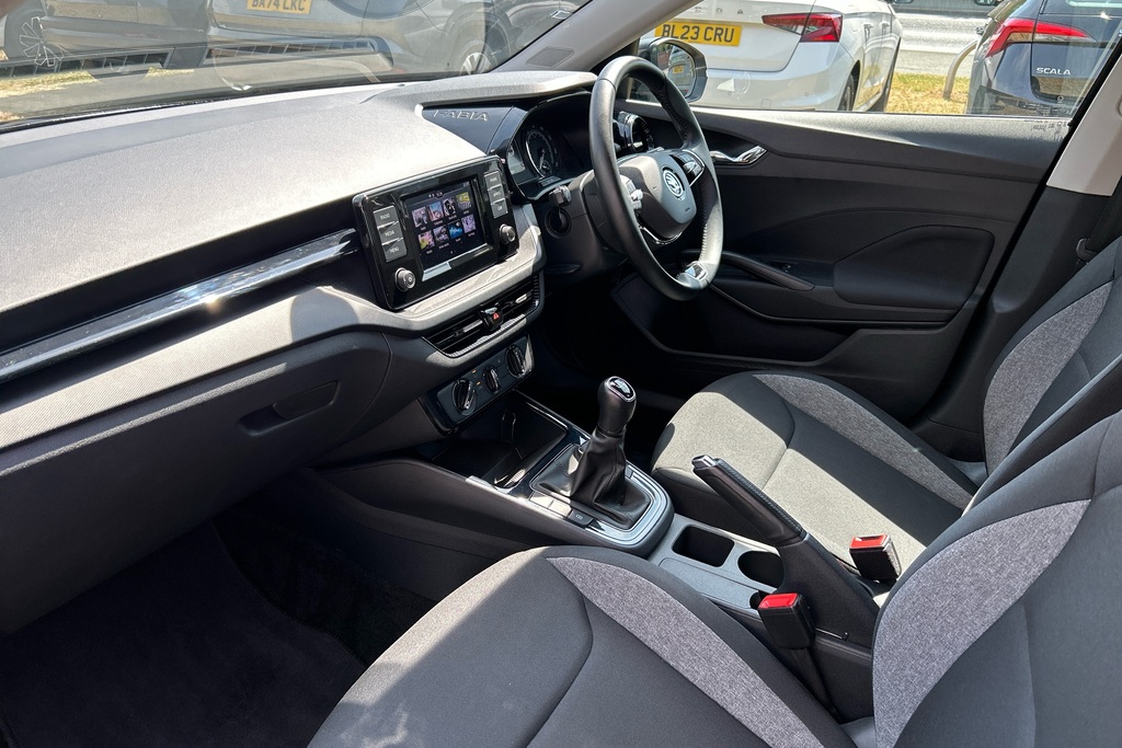 Skoda Fabia 1.0 Tsi Se Comfort GF23ZKY Black #2
