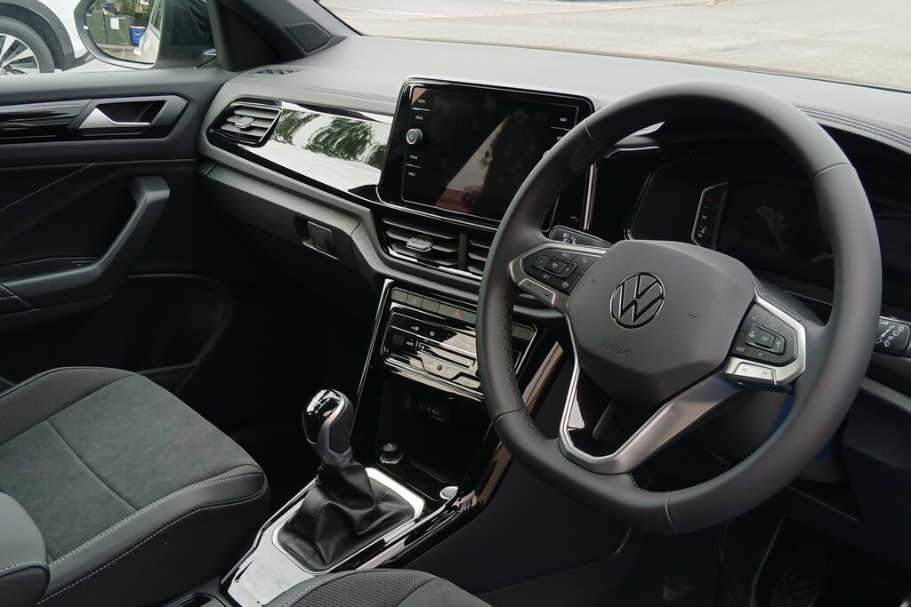 Volkswagen T-Roc 1.0 Tsi 115 Style Design VO26NDD Black #6