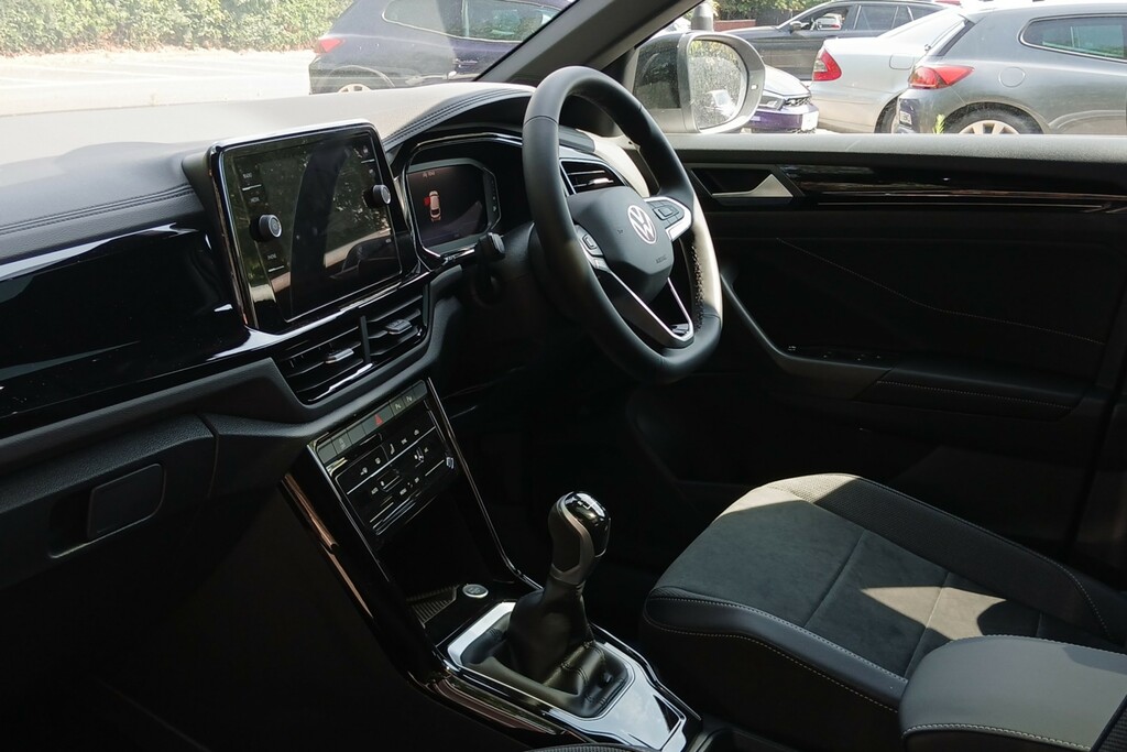 Volkswagen T-Roc 1.0 Tsi 115 Style Design VO26NCZ Black #2