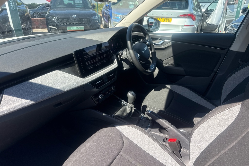 Skoda Kamiq 1.0 Tsi Se Edition GD25EZL White #2