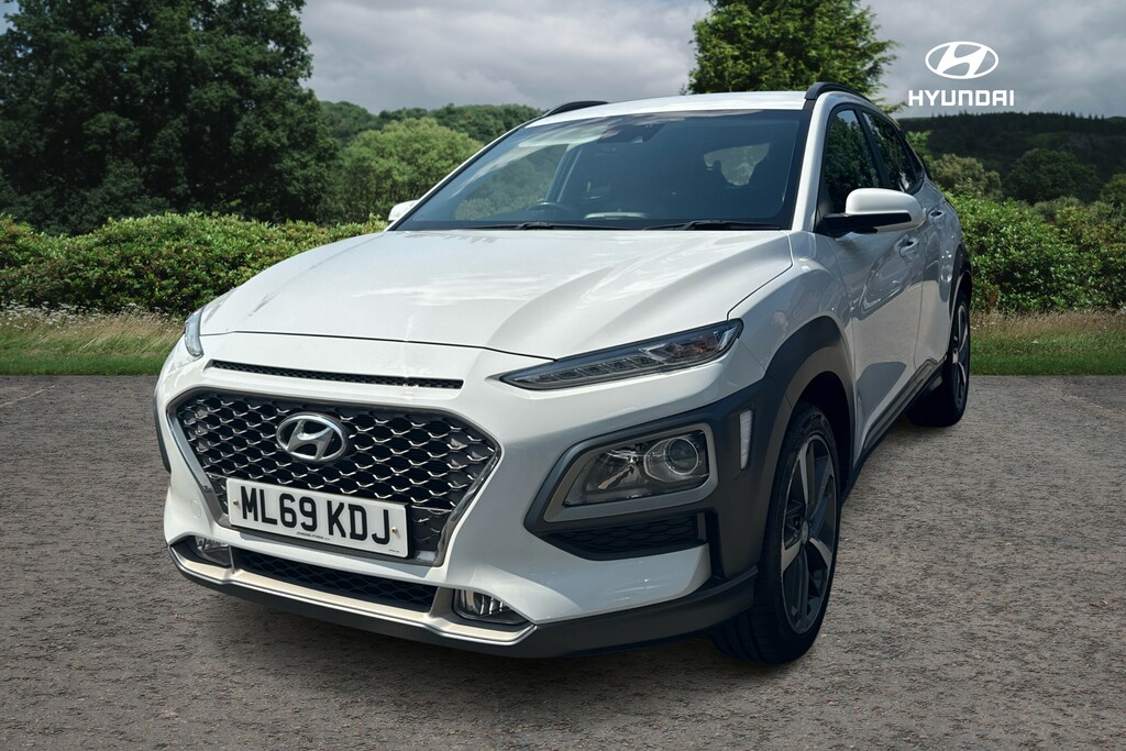 Hyundai Kona Premium White #4
