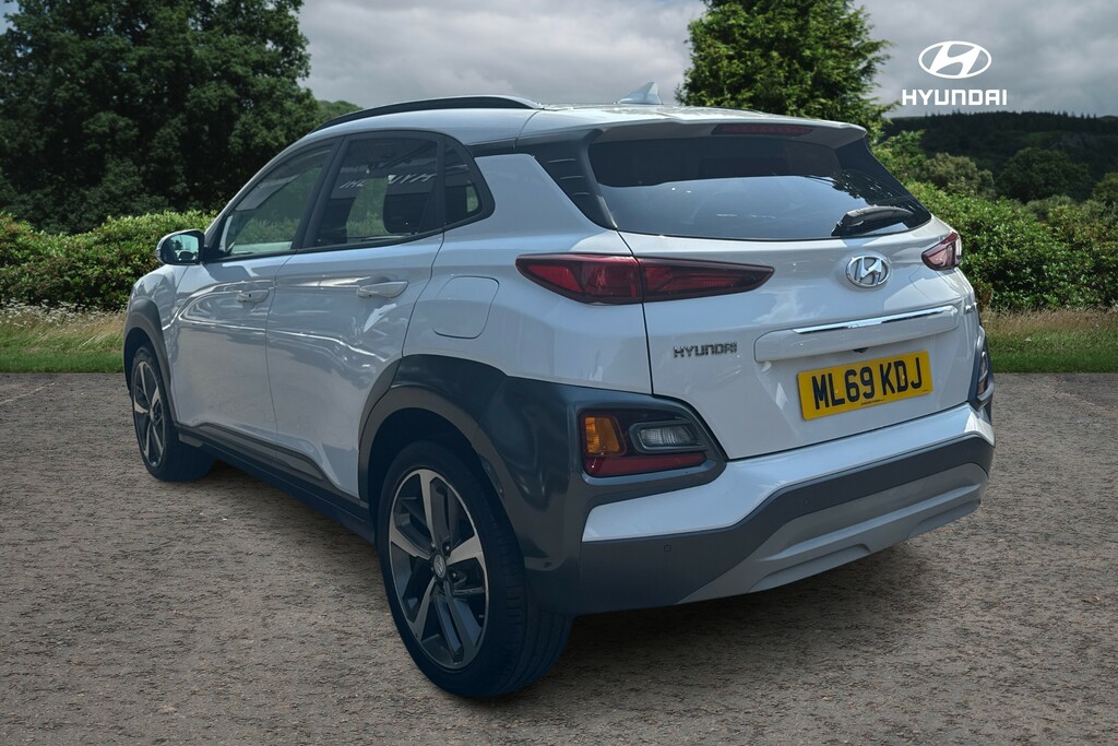 Hyundai Kona Premium White #2
